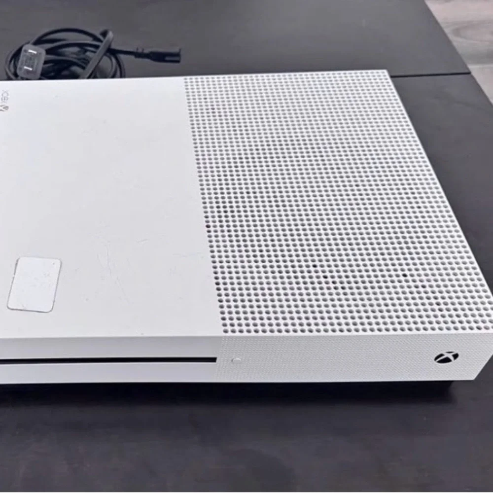 Microsoft Xbox One S Console in White